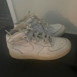 HIGH TOP NIKE AIR FORCE 1S